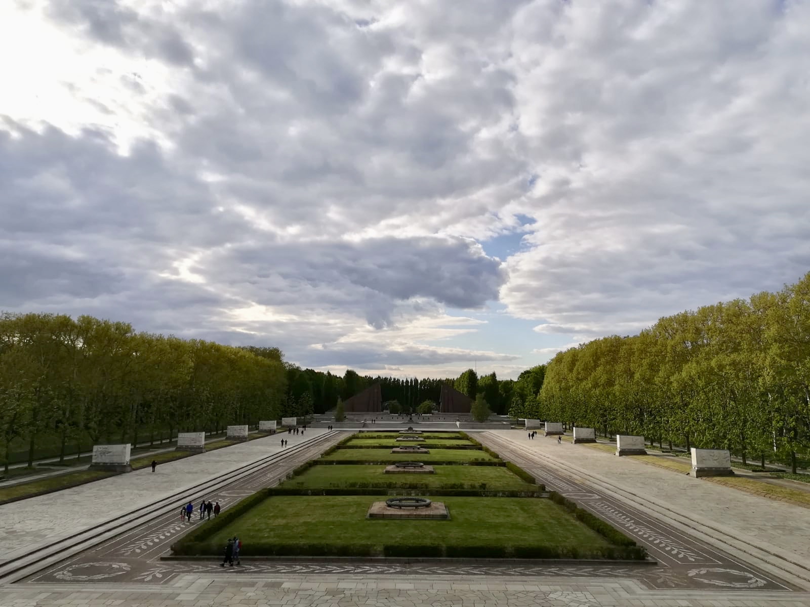 imbrattato memoriale sovietico
