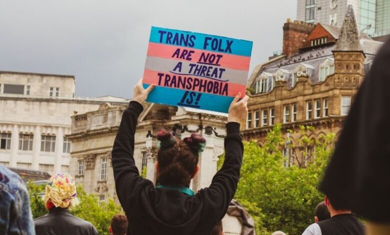 insulti transfobici