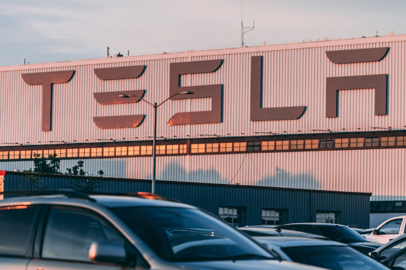 negozio Tesla